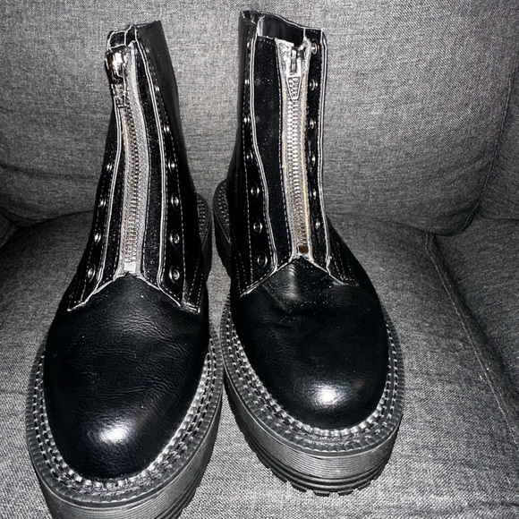 Bershka chunky zip front boot In black Women size 8 - Picture 2 of 5